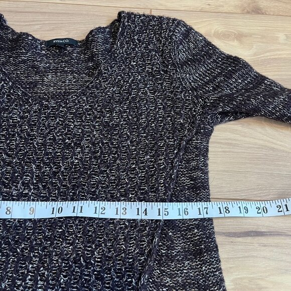RW&CO Knit V Neck Sweater- Size US M - Picture 9 of 16